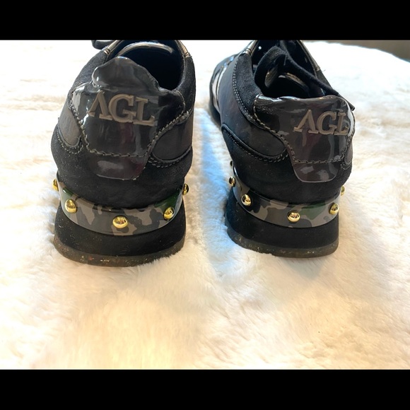 Agl excellent condition Camo sneakers with gold studs - Picture 3 of 9